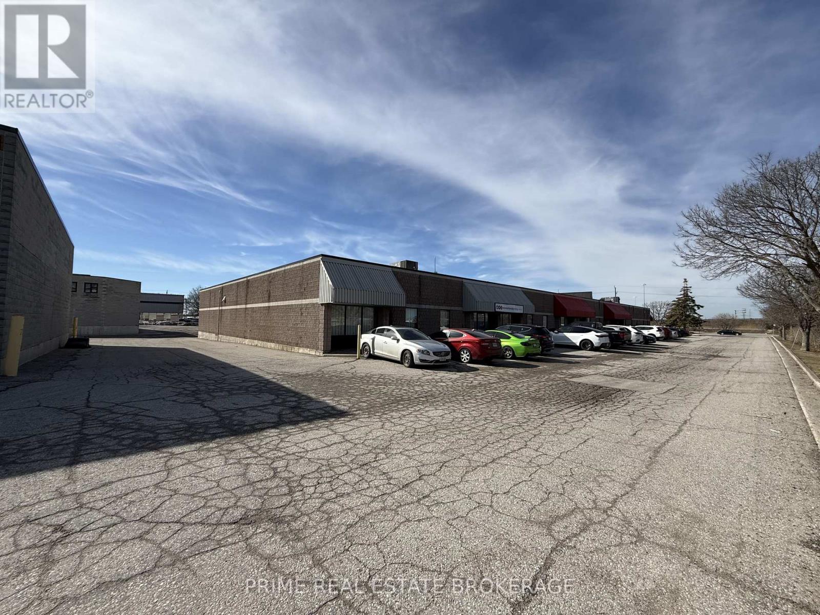 UNIT 6+7 - 647 WILTON GROVE