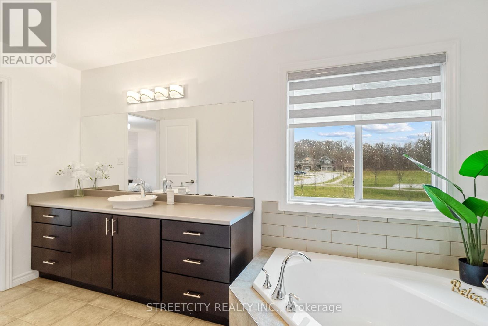 1126 NORTH WENIGE DRIVE Property Photo