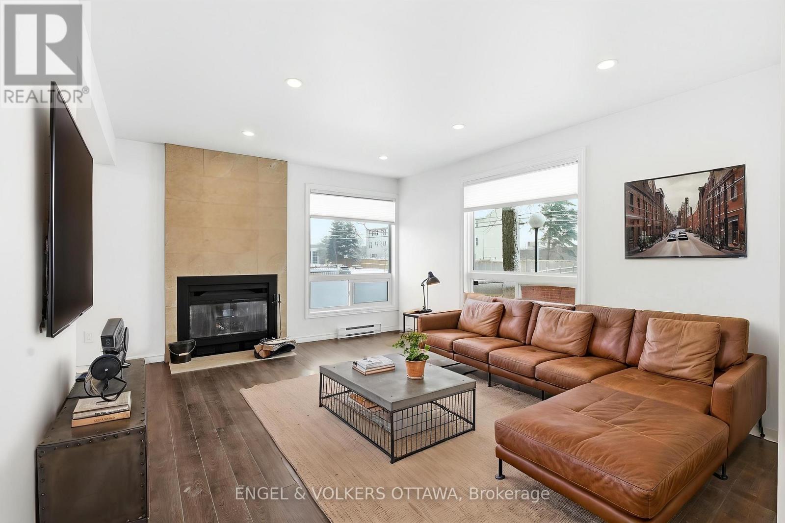 311 PRESLAND ROAD - 1