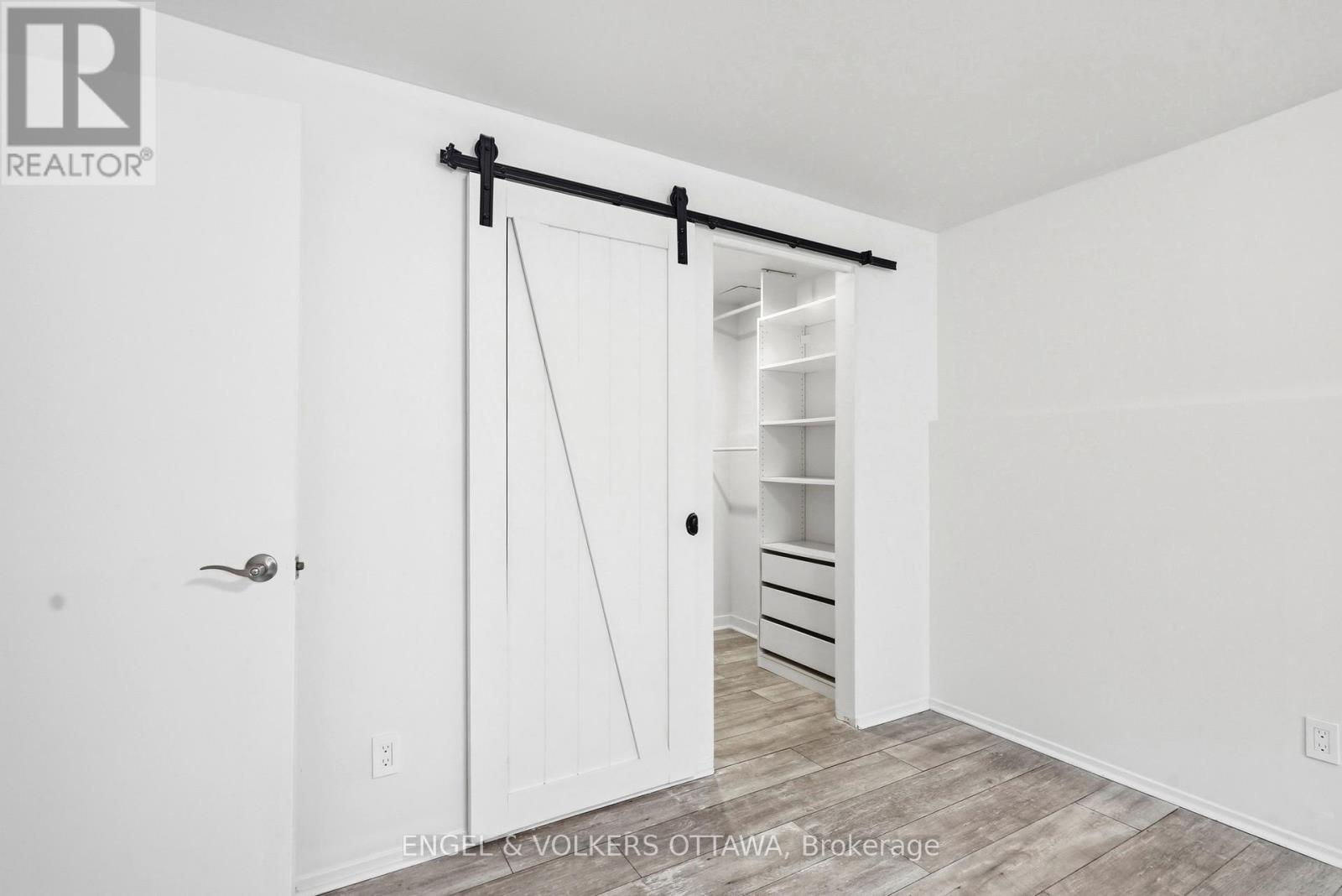 311 PRESLAND ROAD - 15