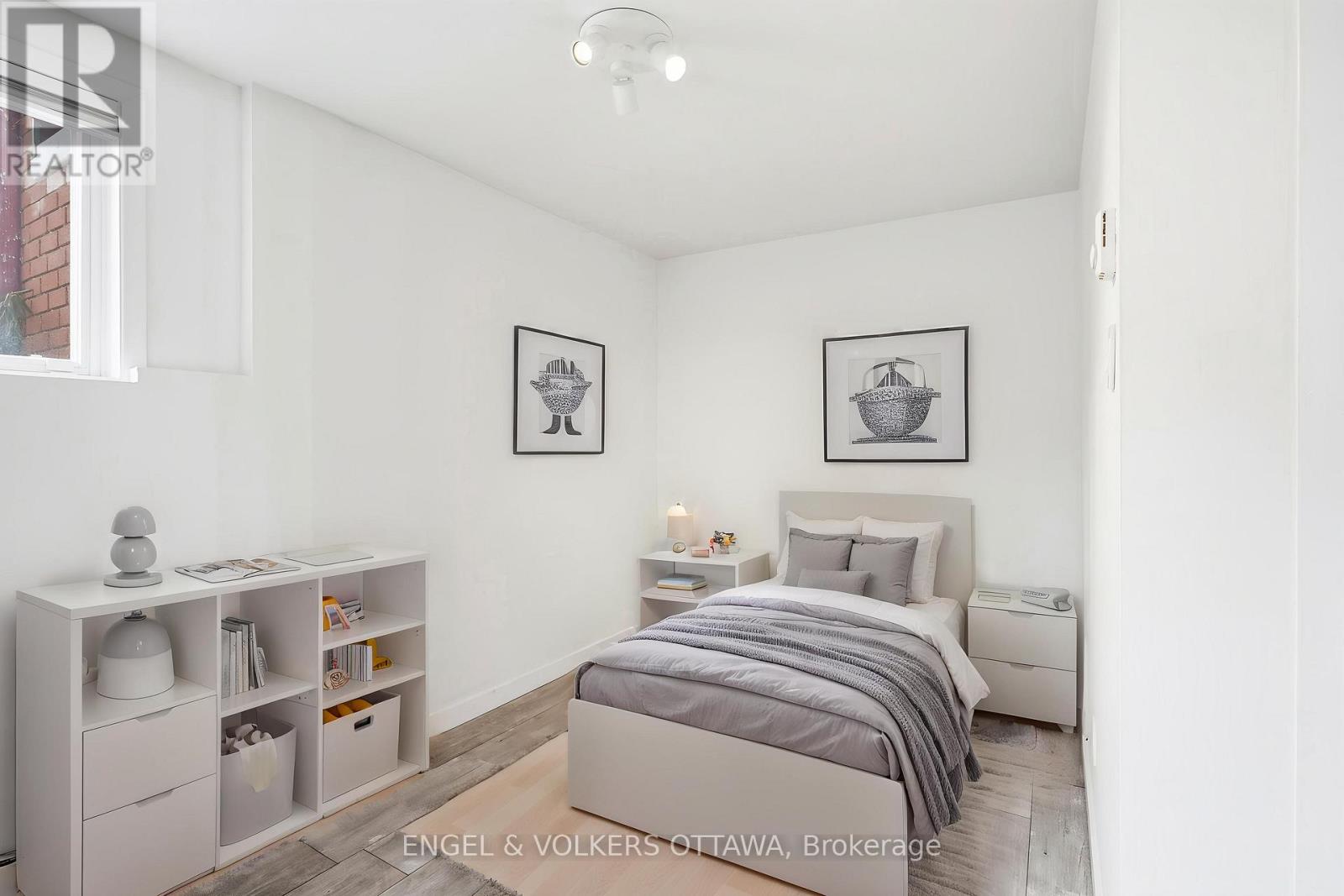 311 PRESLAND ROAD - 17