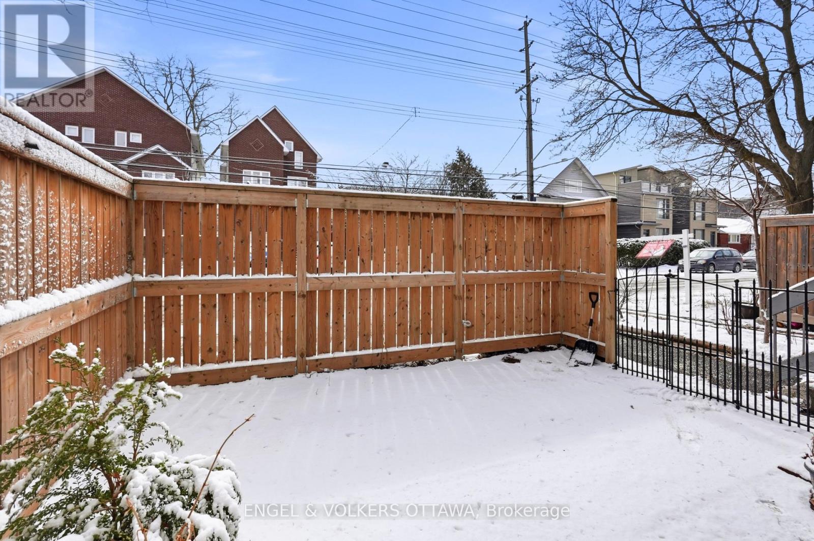 311 PRESLAND ROAD - 24