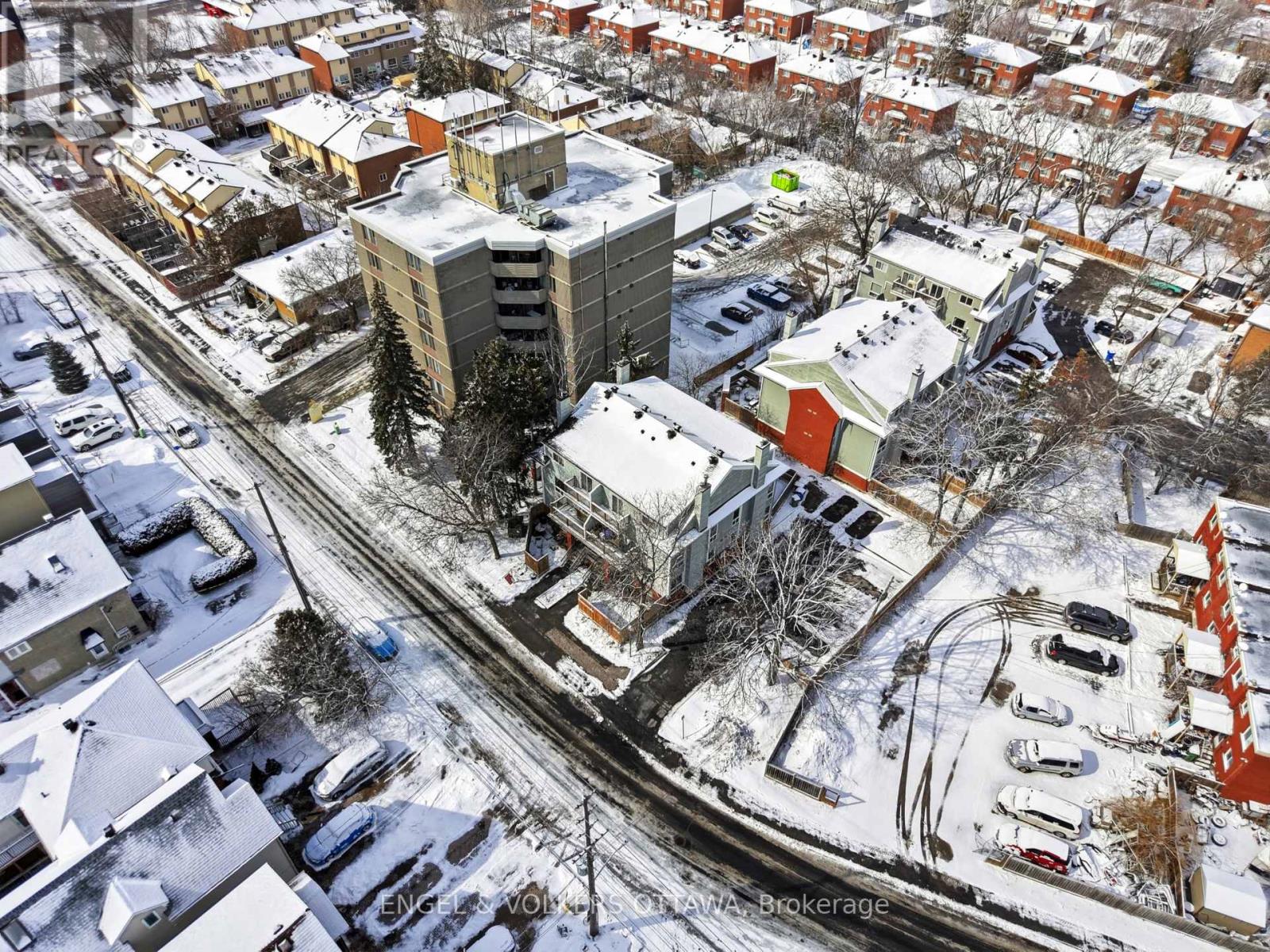 311 PRESLAND ROAD - 28