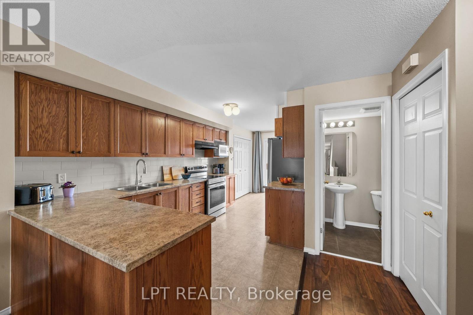 902 LONGFIELDS DRIVE - 10
