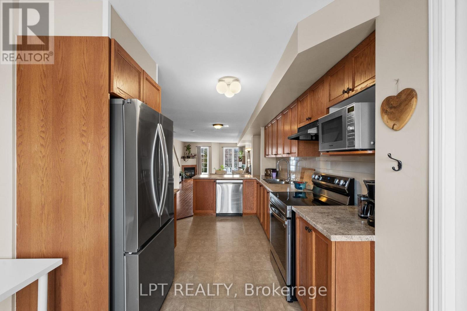 902 LONGFIELDS DRIVE - 12