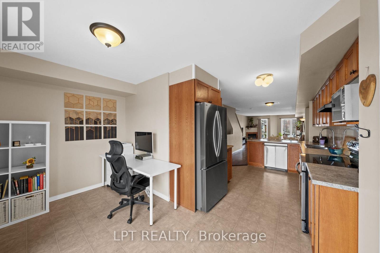 902 LONGFIELDS DRIVE - 14