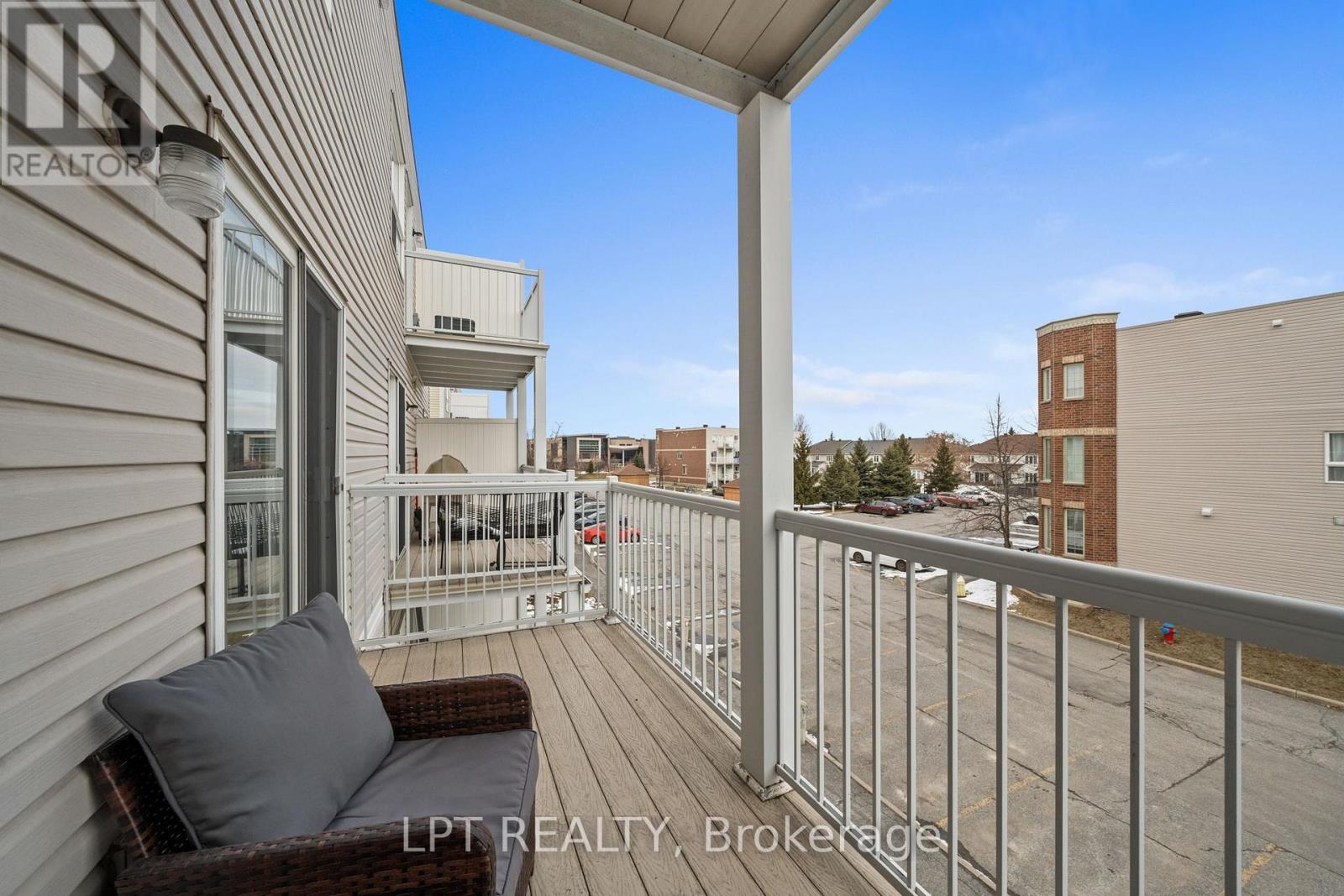 902 LONGFIELDS DRIVE - 17