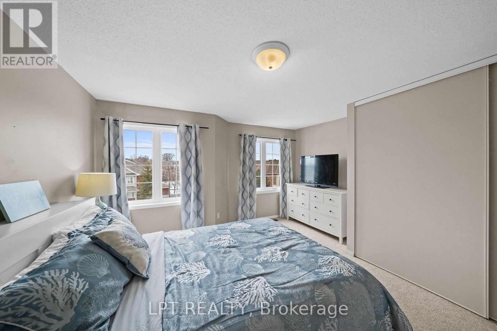 902 LONGFIELDS DRIVE - 28