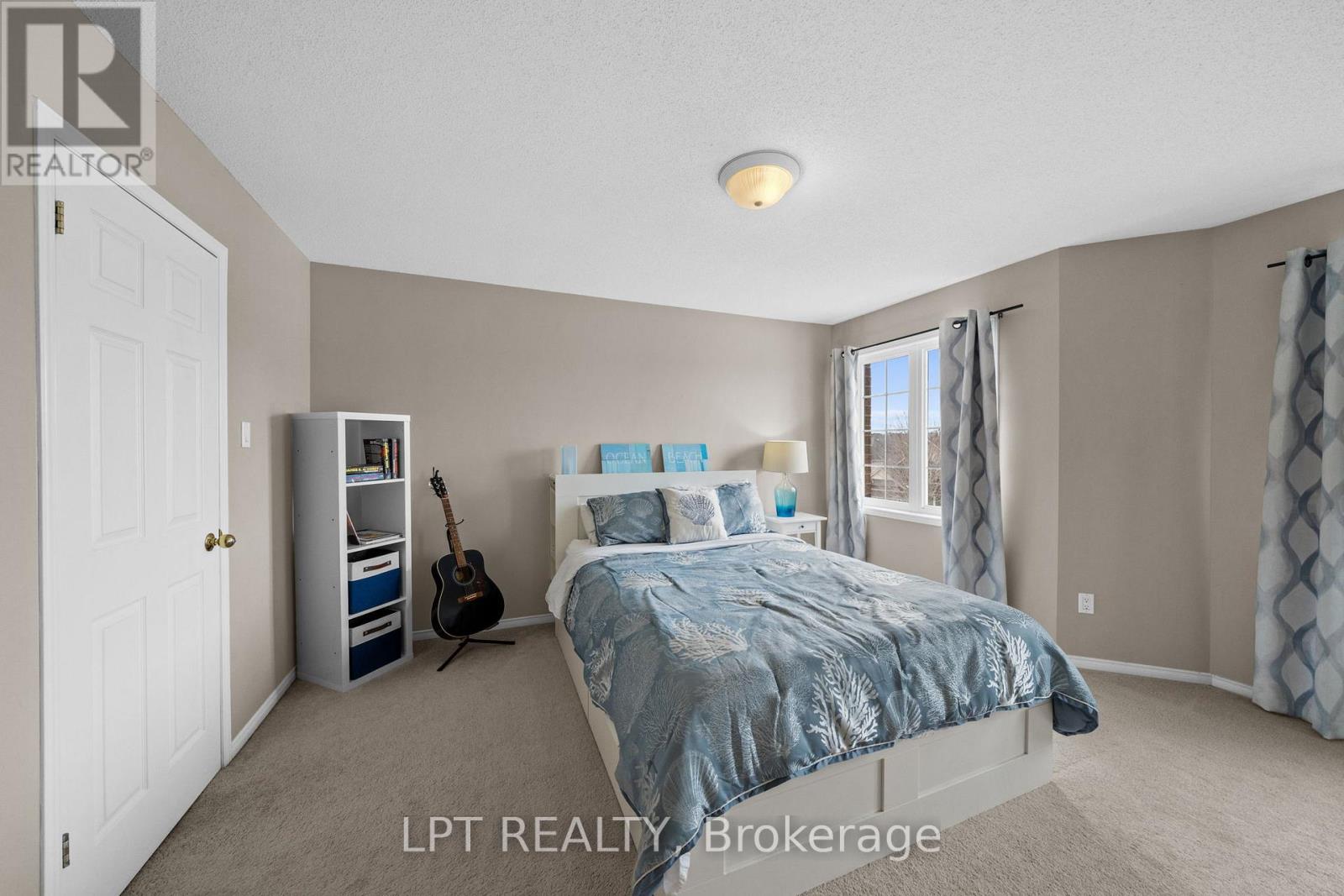 902 LONGFIELDS DRIVE - 29