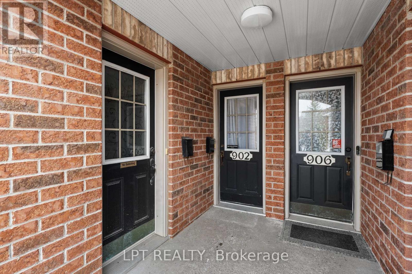 902 LONGFIELDS DRIVE - 4