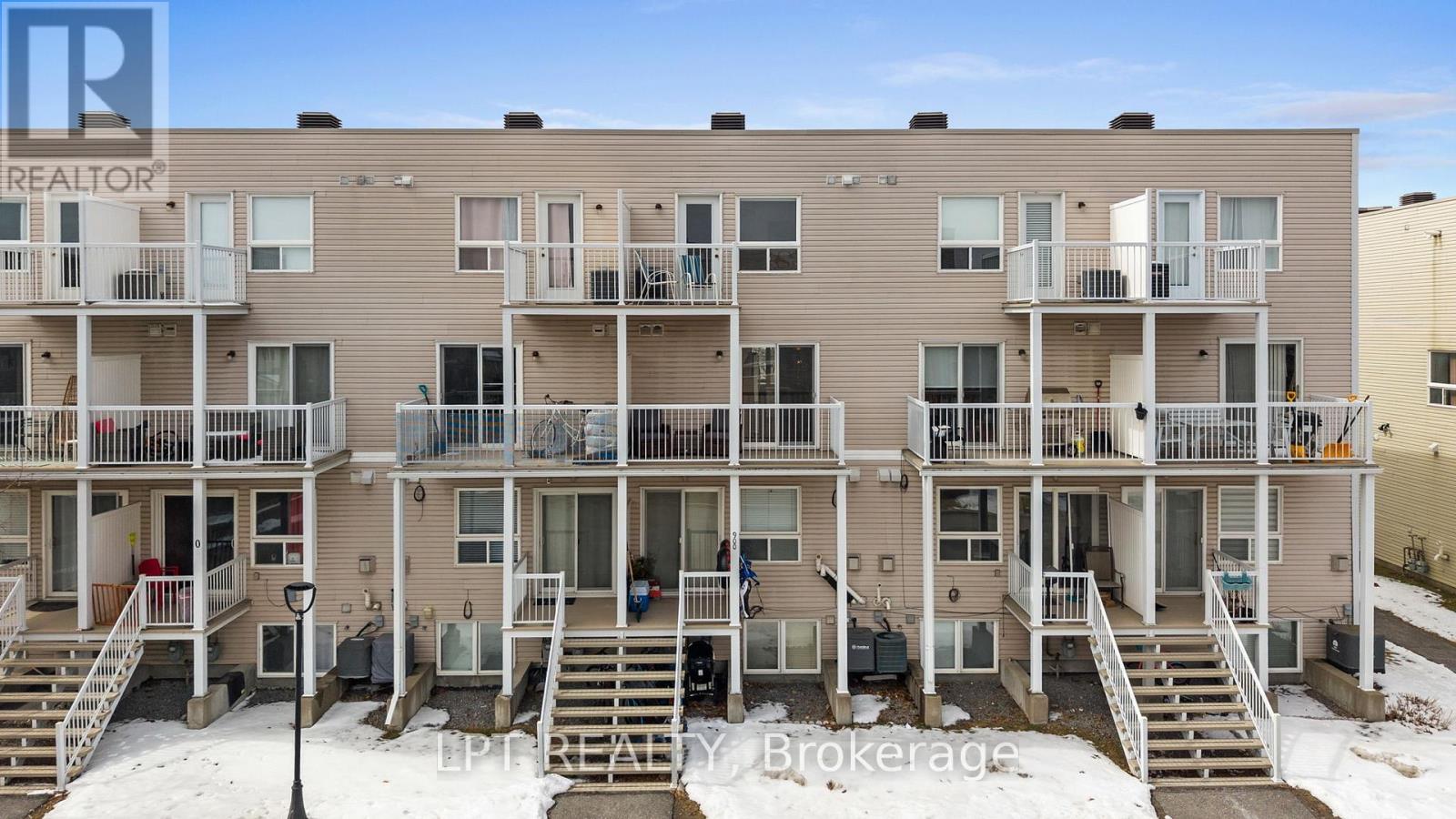 902 LONGFIELDS DRIVE - 40