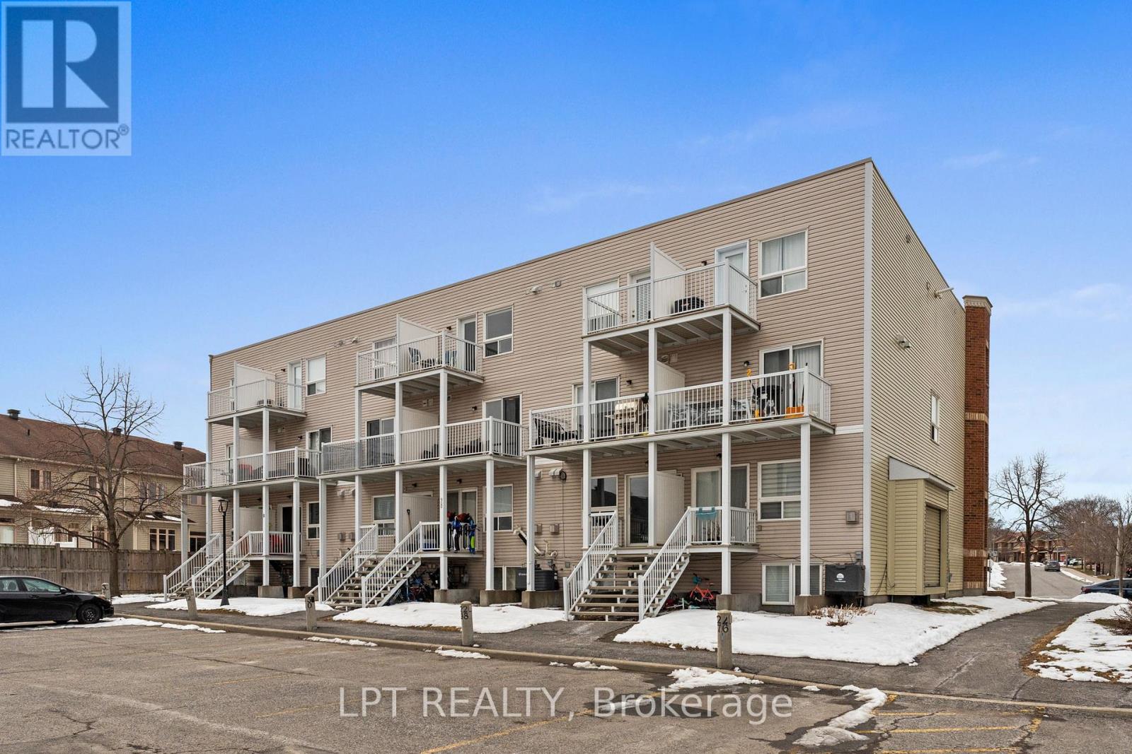 902 LONGFIELDS DRIVE - 43