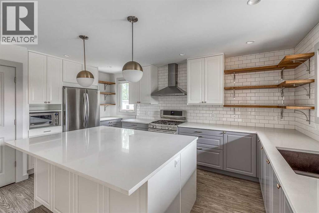 
          632 Cantrell Drive Southwest
            <br/>
            <span>Calgary</span>
            , 
            <span>AB</span>
             <span>T2W1W7</span>
         - Photo 5