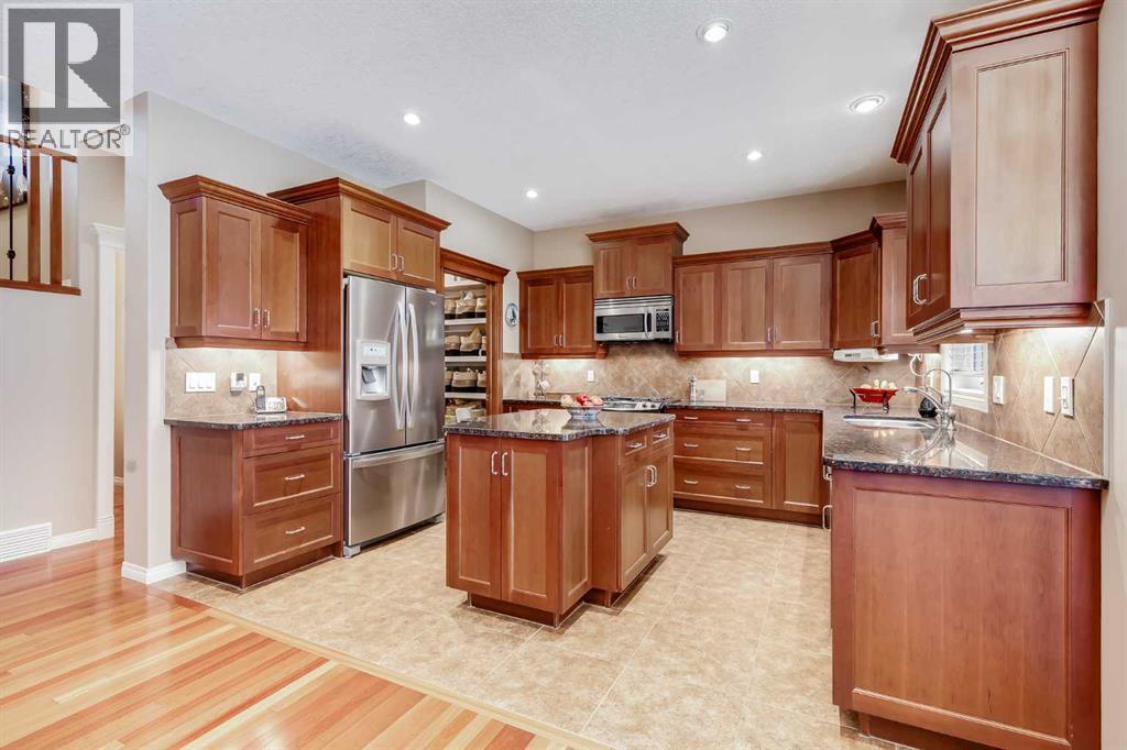 Single Family House for Sale in  Tuscany Estates Close NW Tuscany Calgary 