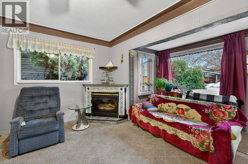 7331 52 Street NE - 16