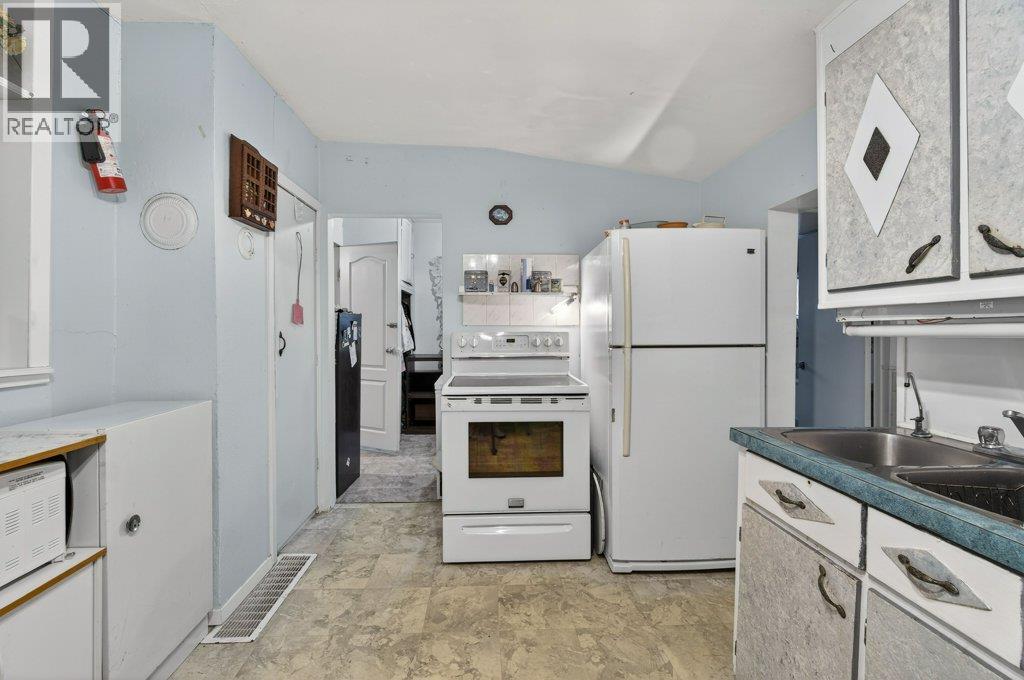 7331 52 Street NE - 24