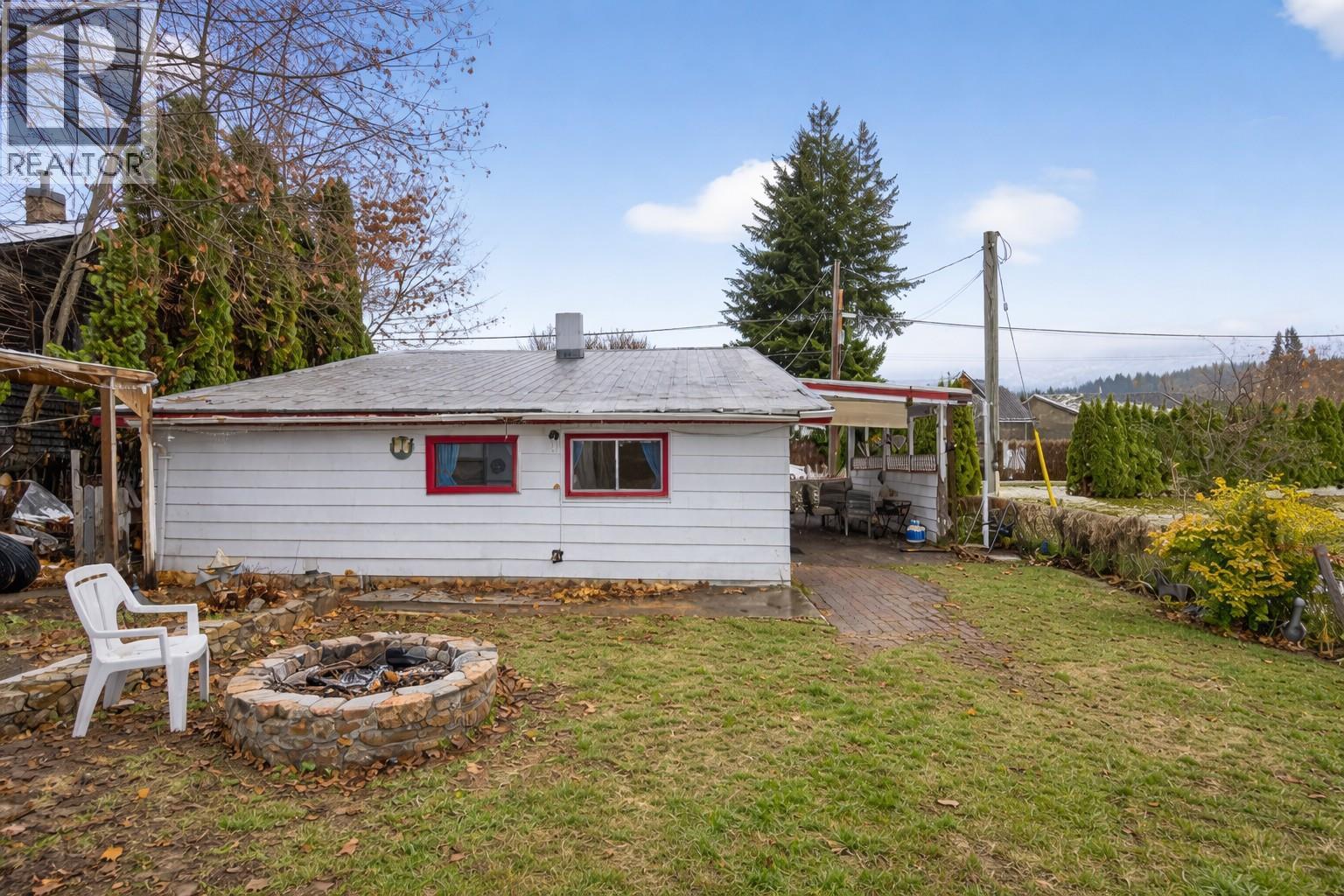 7331 52 Street NE - 9