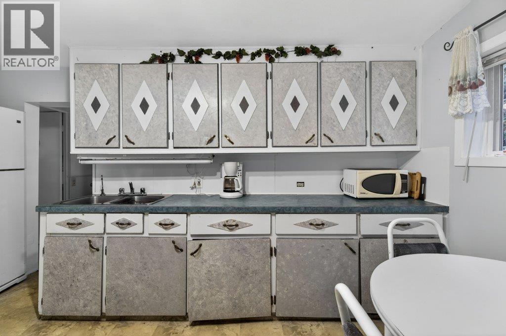 7331 52 STREET NE - 27