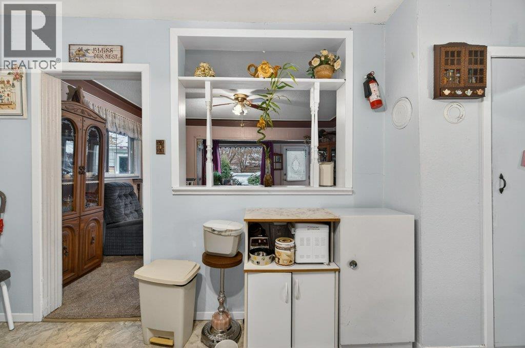 7331 52 Street NE - 22