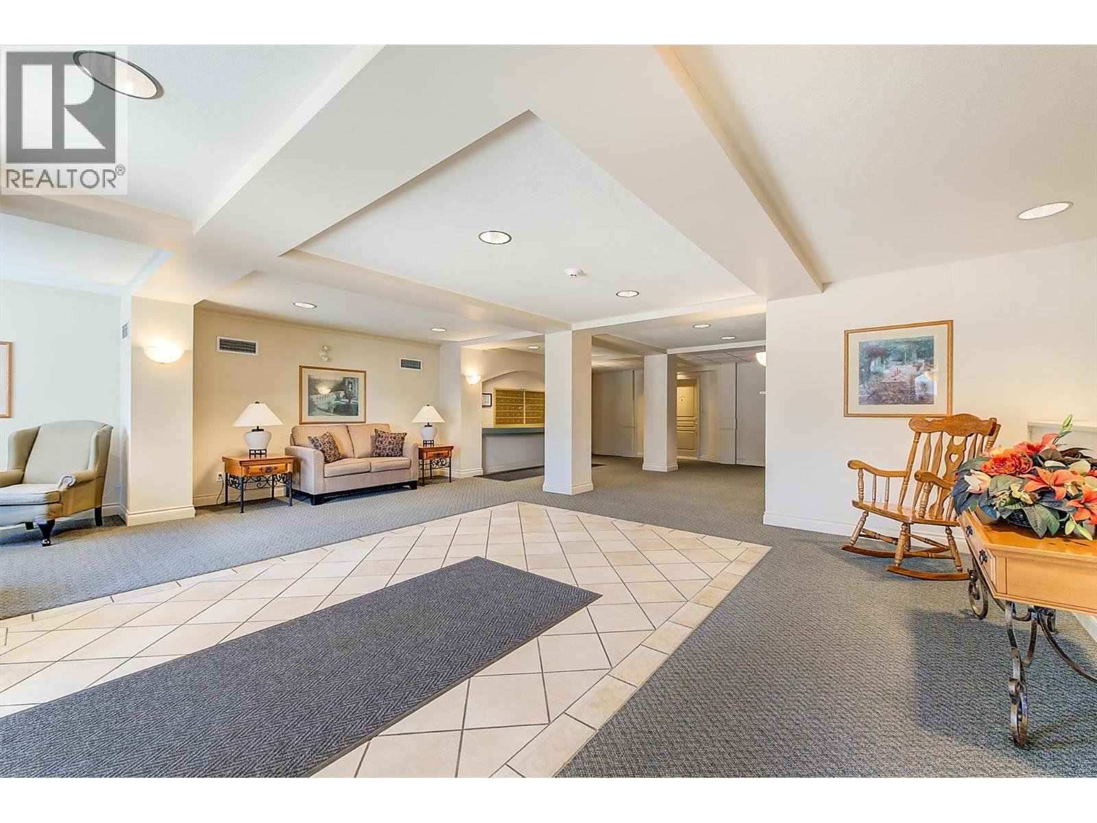 #102 3890 BROWN ROAD - 38