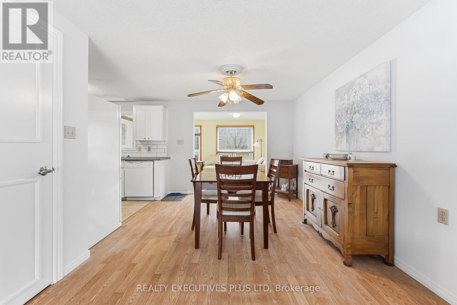 5 PINEVIEW COURT - 12