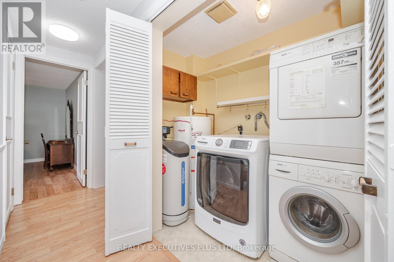5 PINEVIEW COURT — photo 33