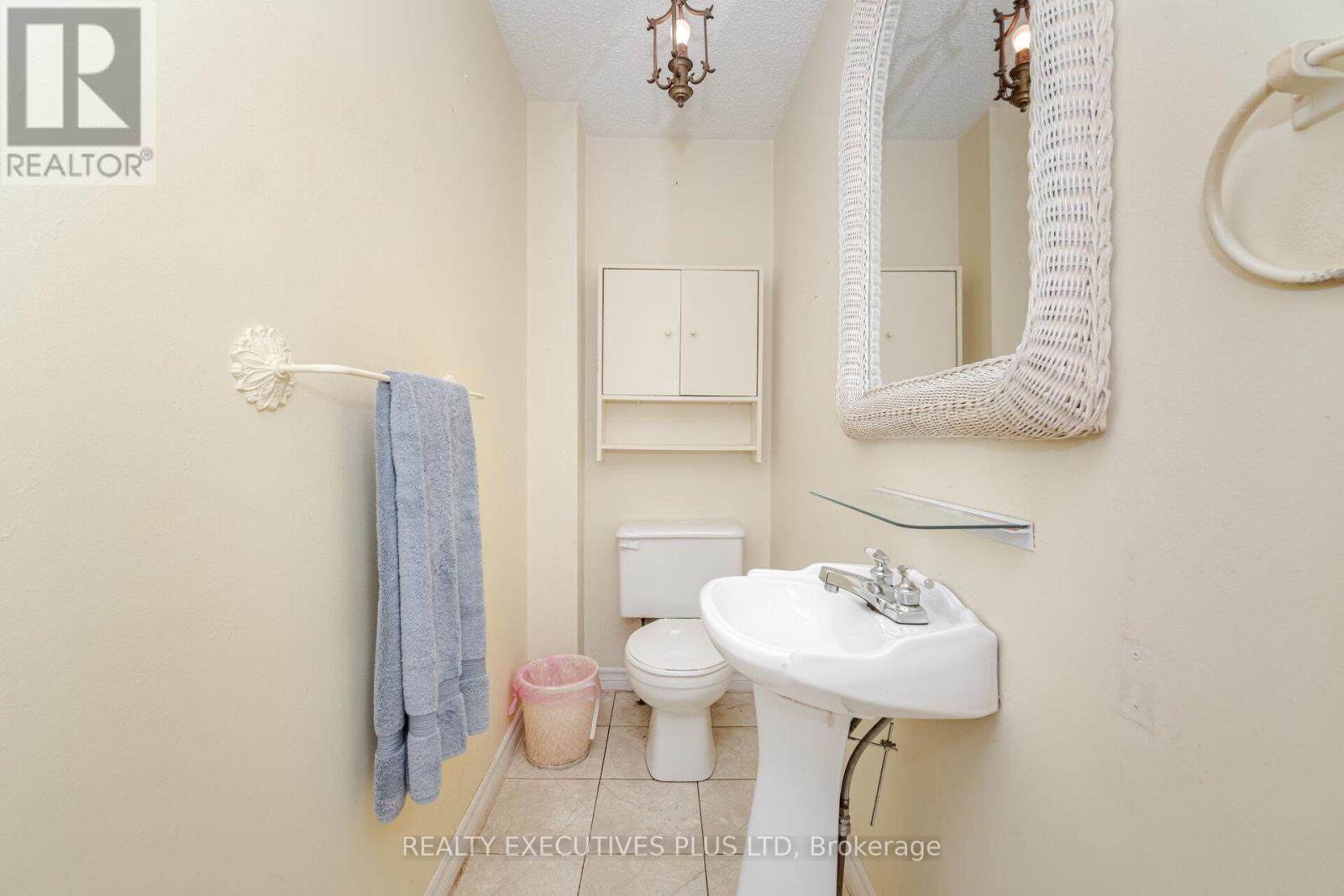 5 PINEVIEW COURT — photo 32