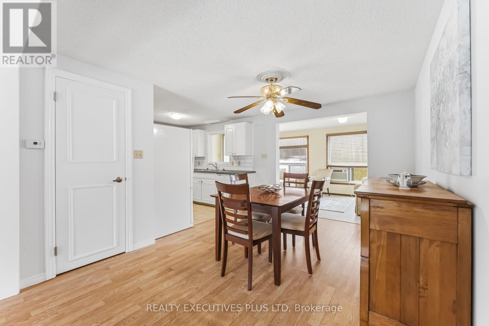 5 PINEVIEW COURT - 16