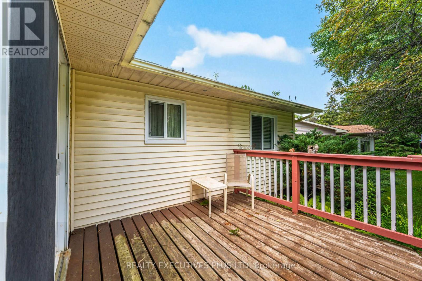 5 PINEVIEW COURT — photo 34