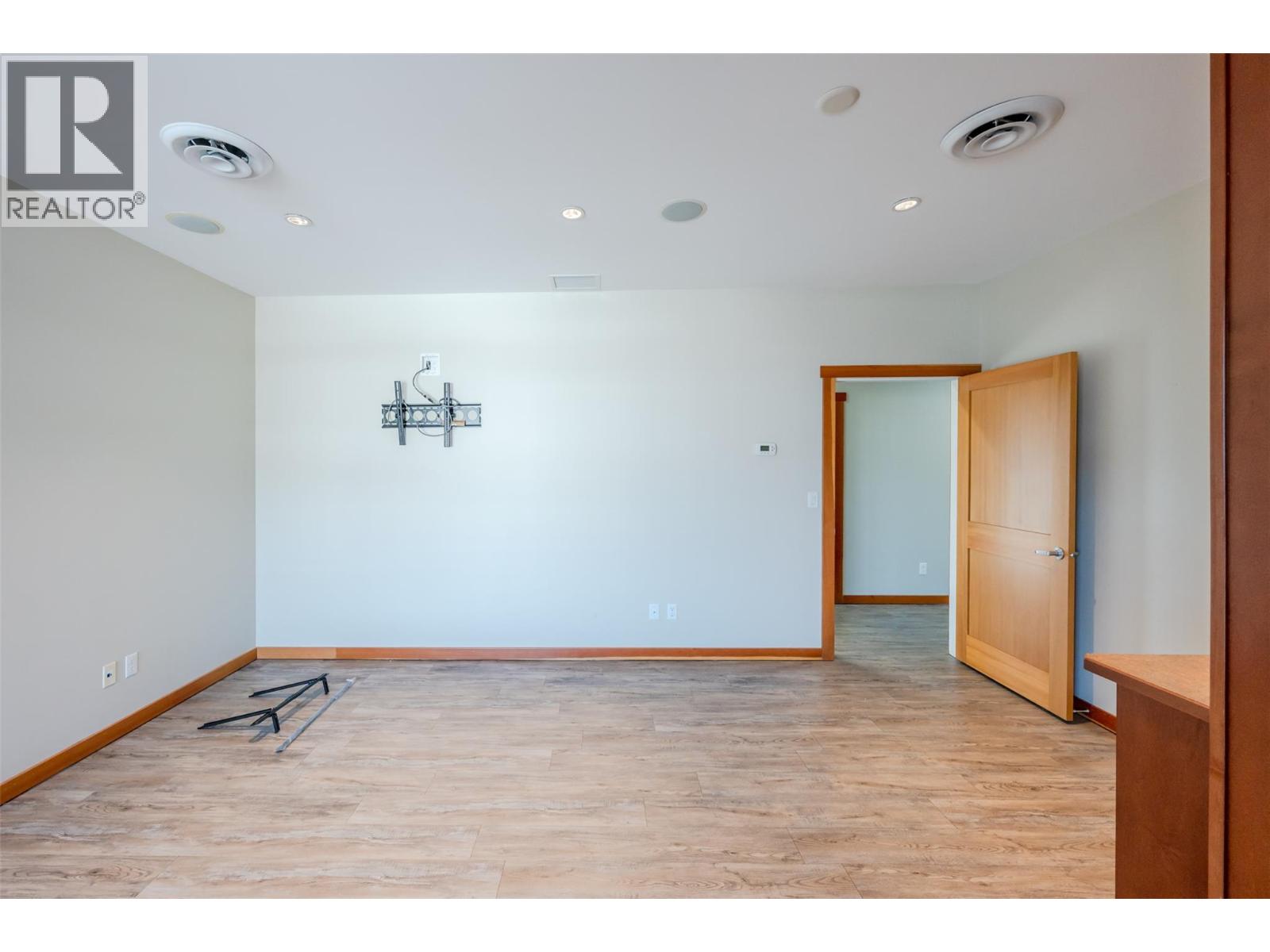 1516 Fairview Road Unit# 301, Penticton