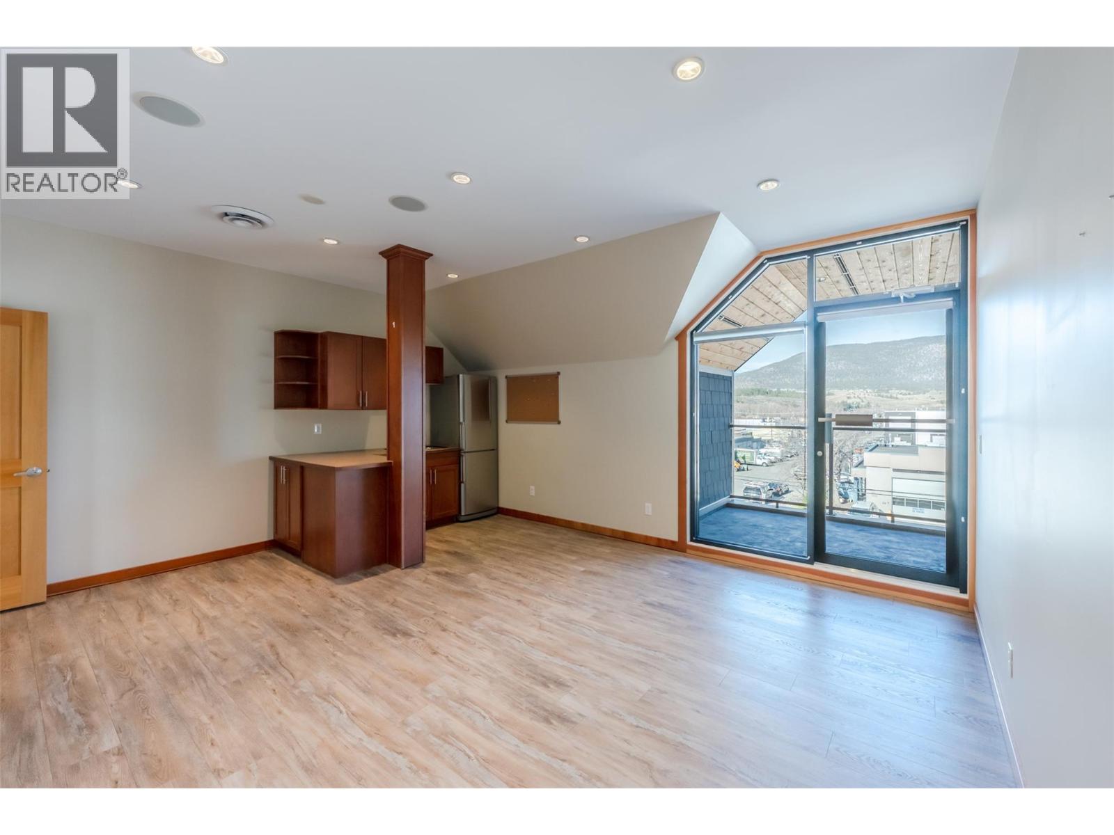1516 Fairview Road Unit# 301, Penticton