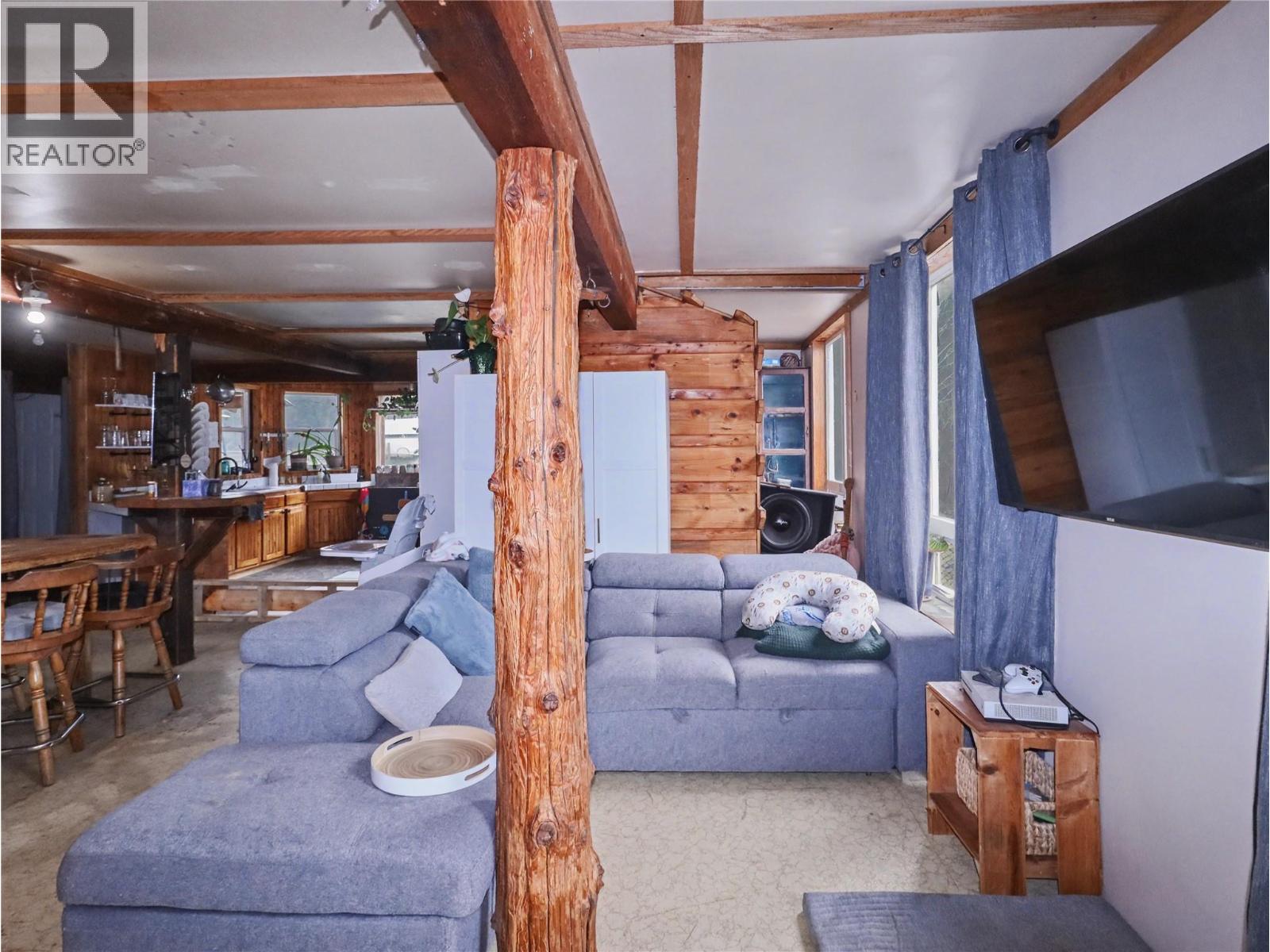 18105 North Fork Road, Grand Forks