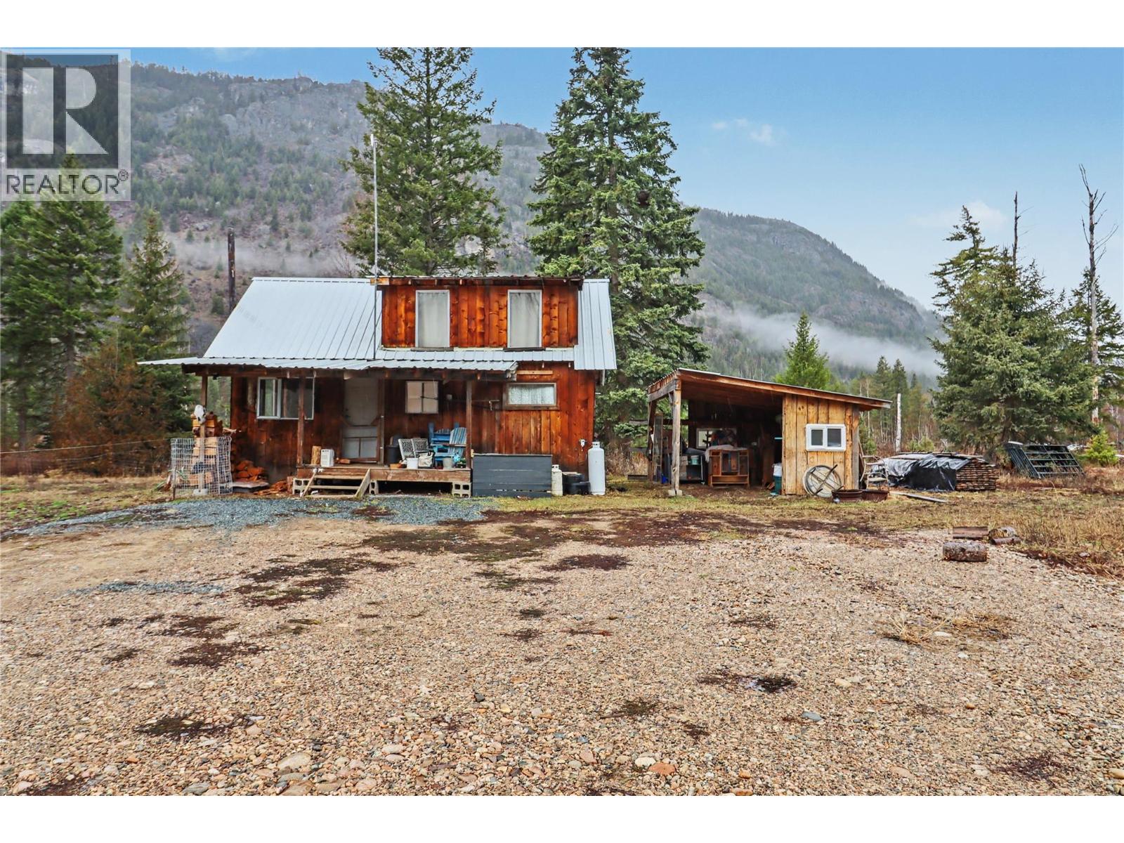 18105 North Fork Road, Grand Forks