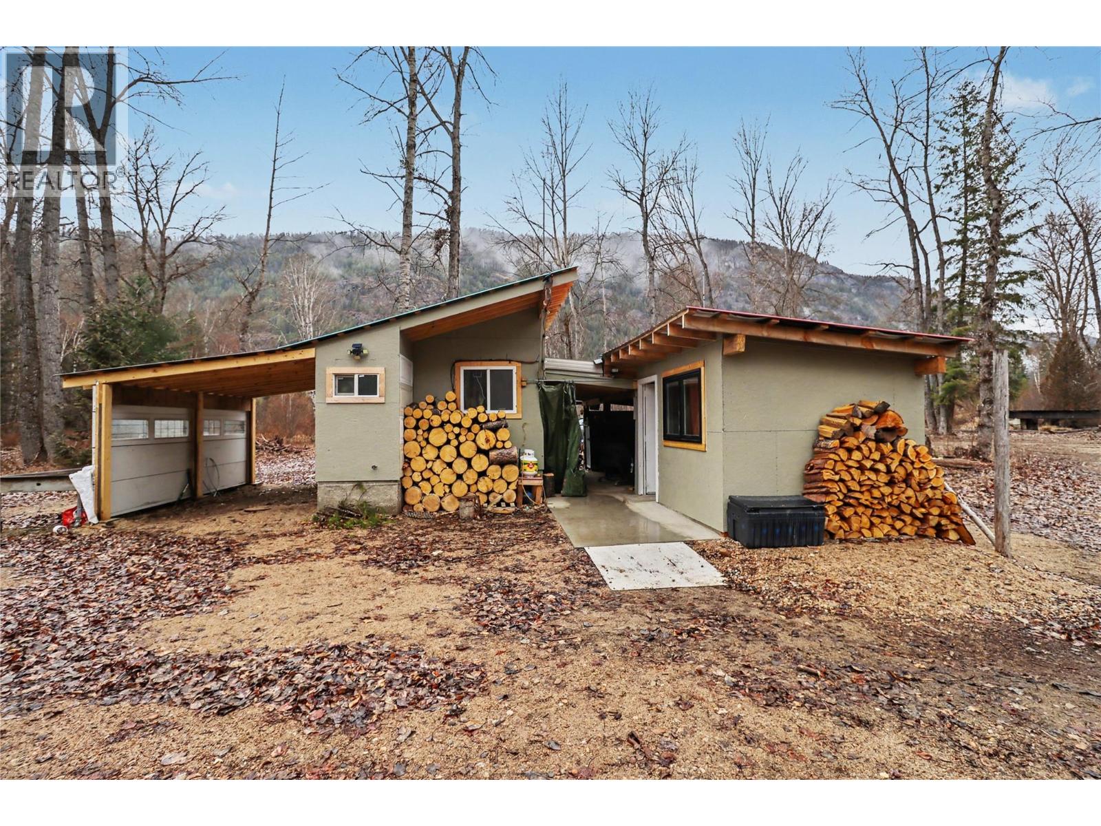 18105 North Fork Road, Grand Forks