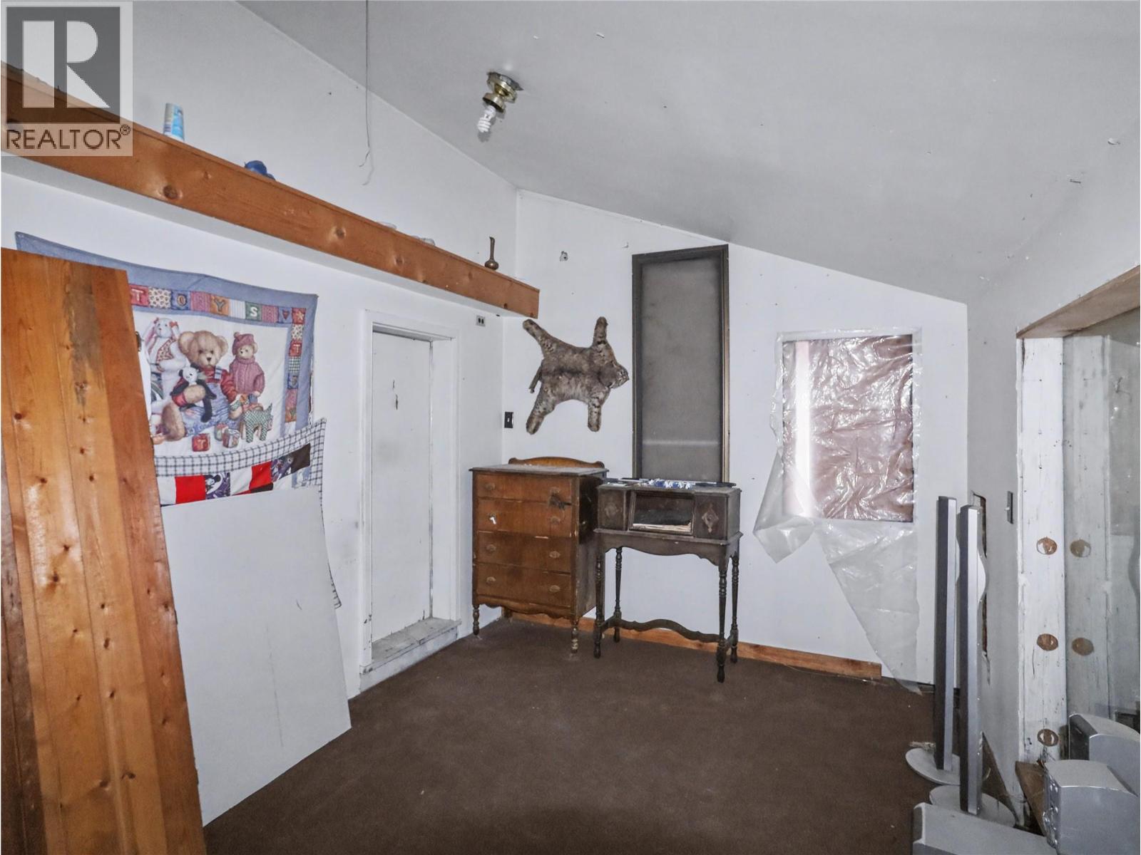 18105 North Fork Road, Grand Forks