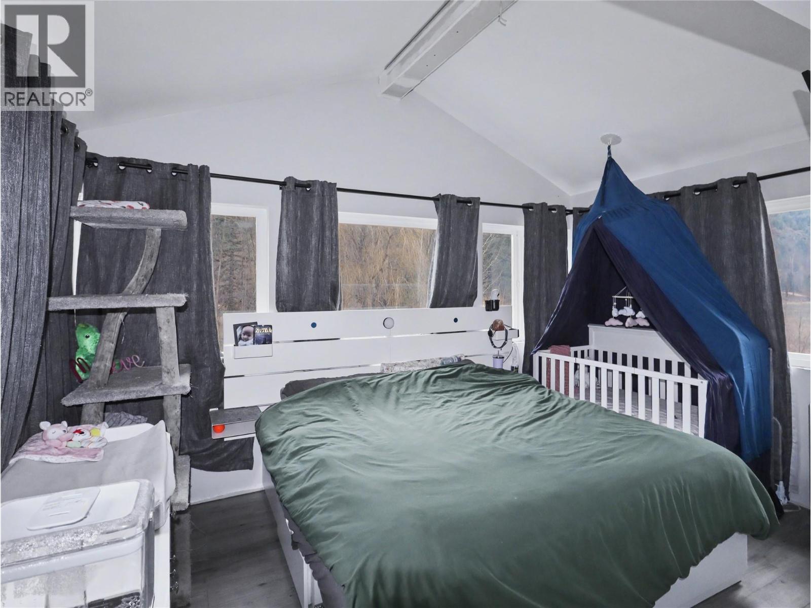 18105 North Fork Road, Grand Forks