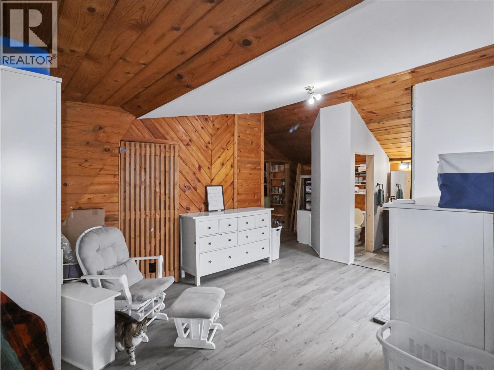 18105 North Fork Road, Grand Forks