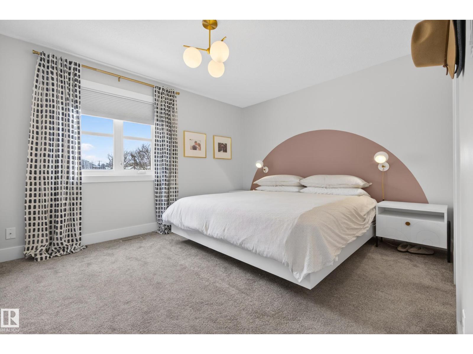 9012 92 AV NW, Edmonton