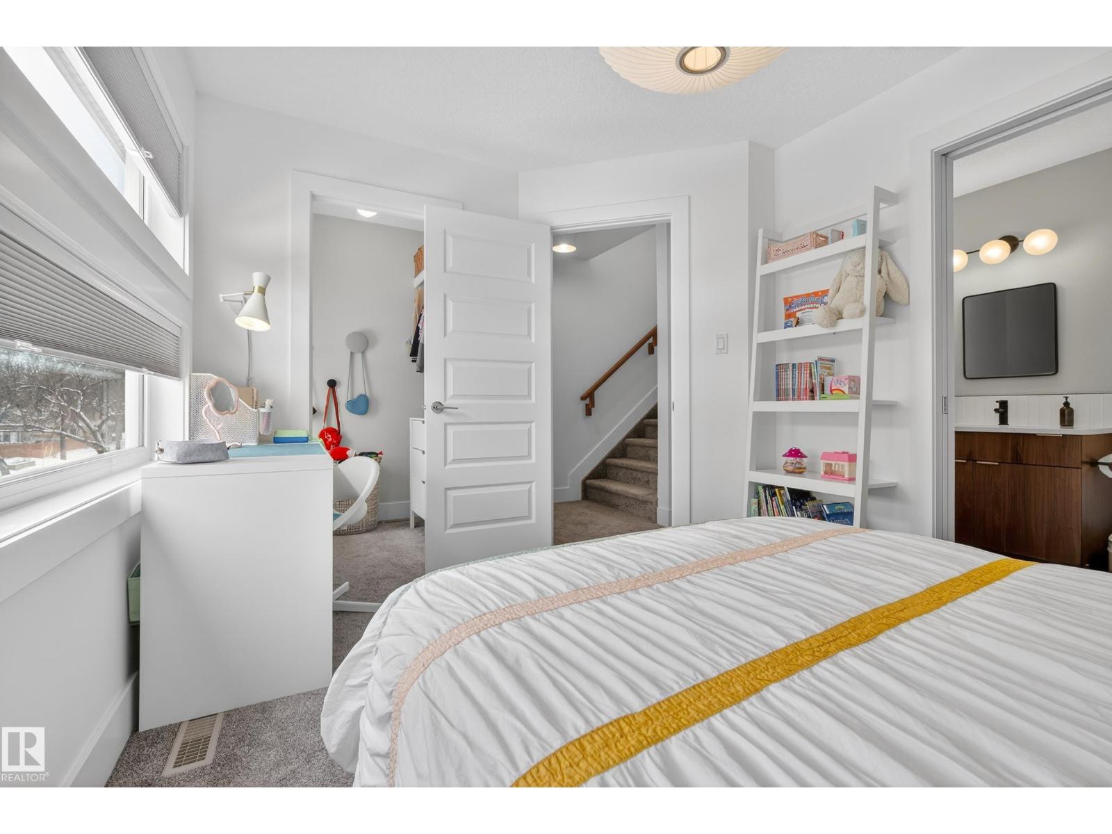 9012 92 AV NW, Edmonton