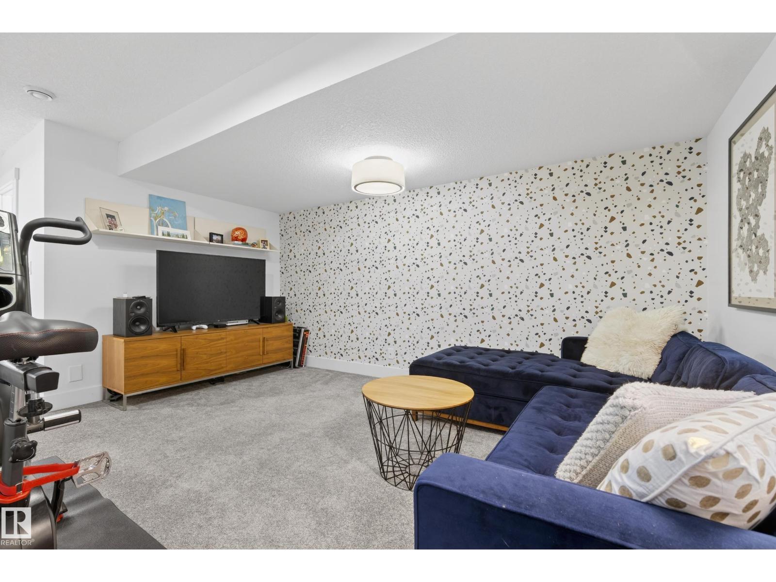 9012 92 AV NW, Edmonton