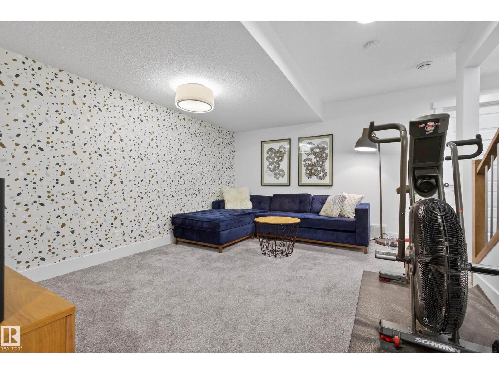 9012 92 AV NW, Edmonton