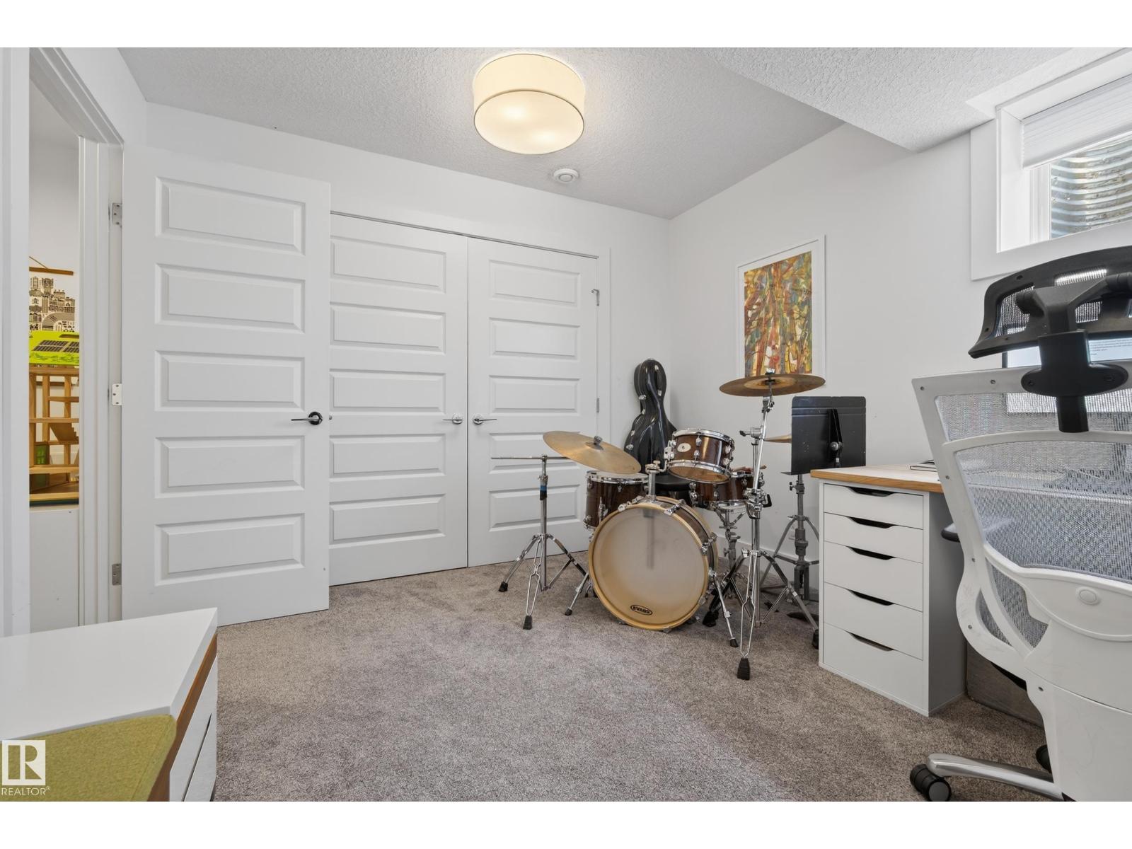 9012 92 AV NW, Edmonton