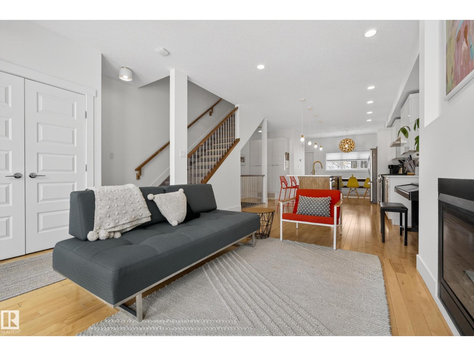 9012 92 AV NW, Edmonton