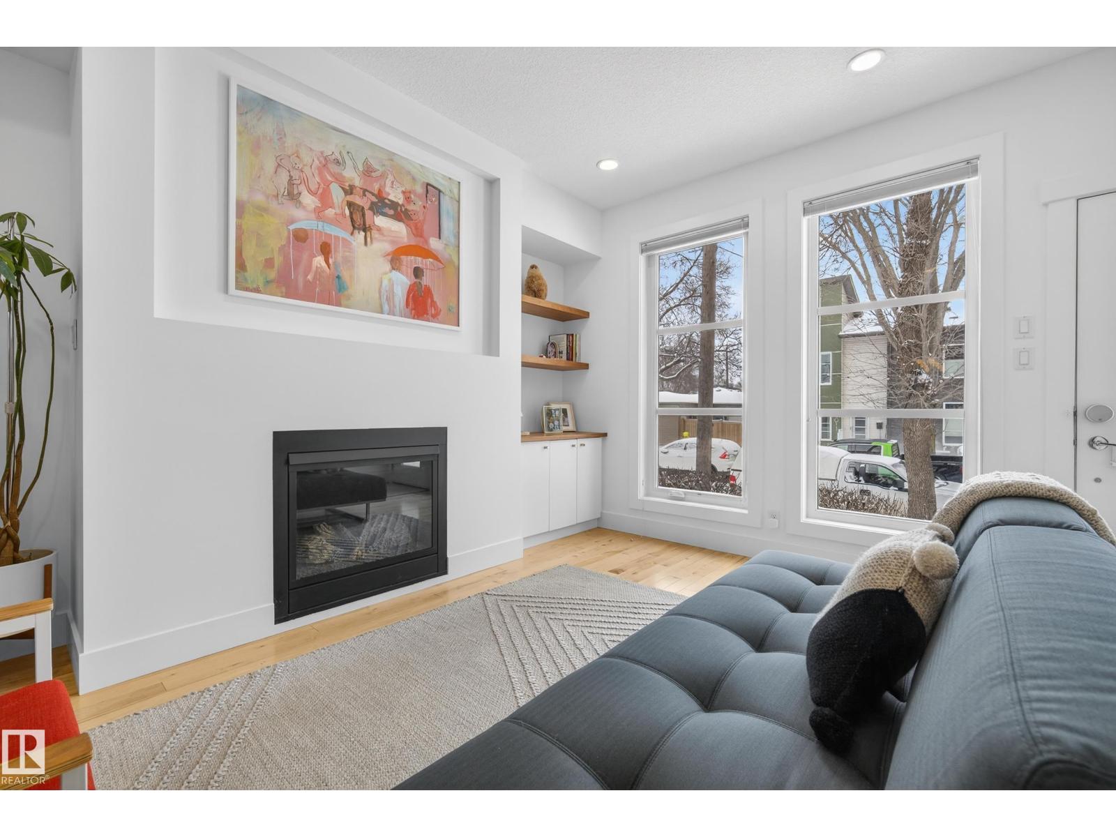 9012 92 AV NW, Edmonton