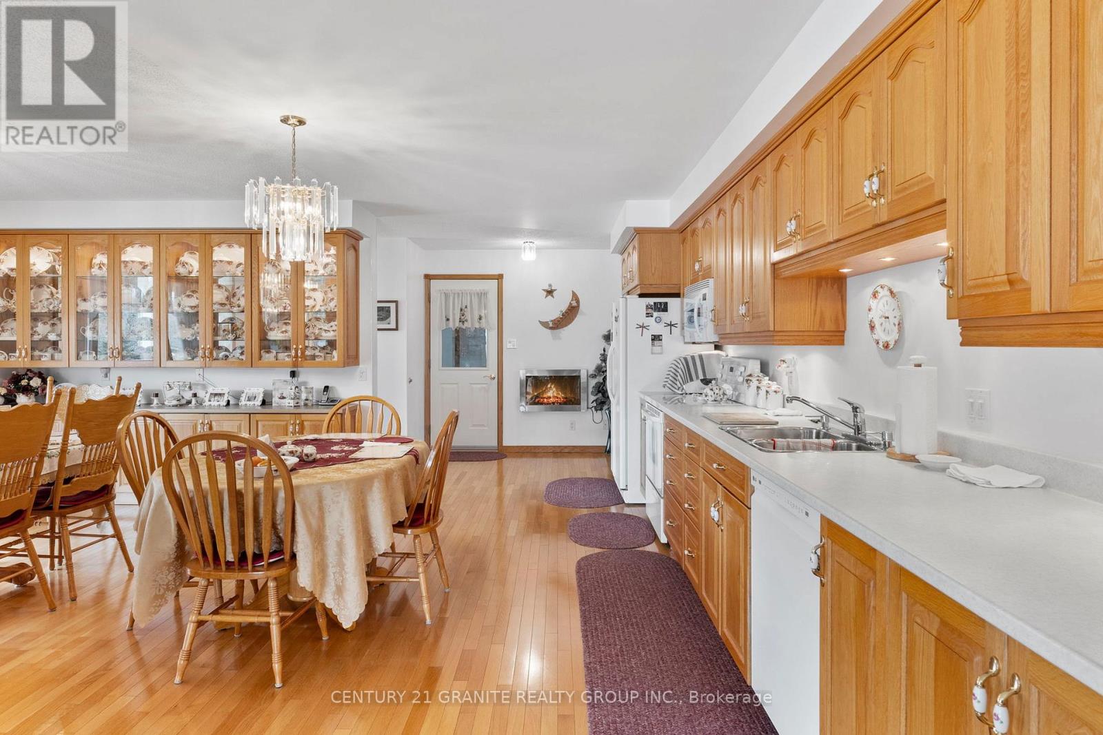 6 STRINGER ROAD - 18