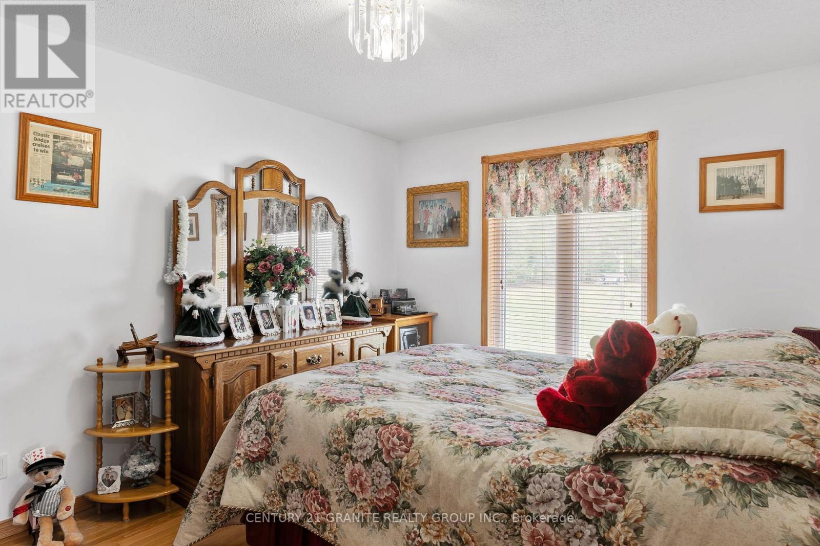 6 STRINGER ROAD - 8