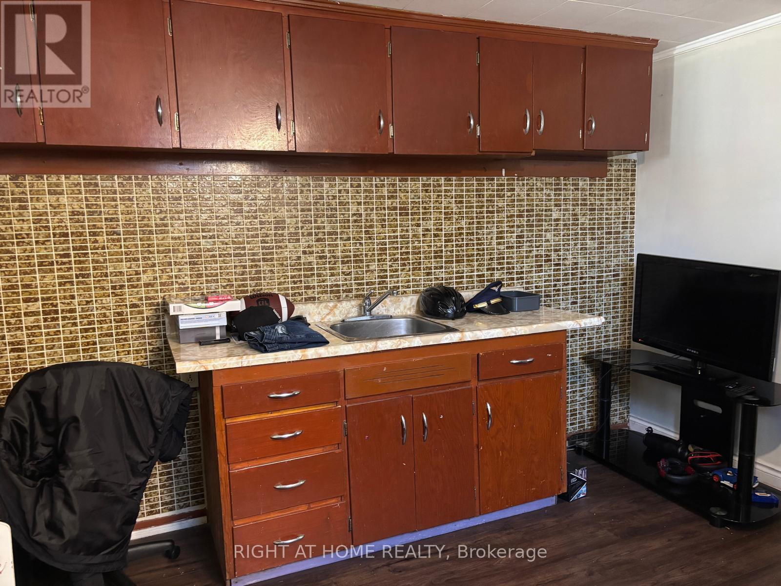 1224 DUNSMURE ROAD - 14