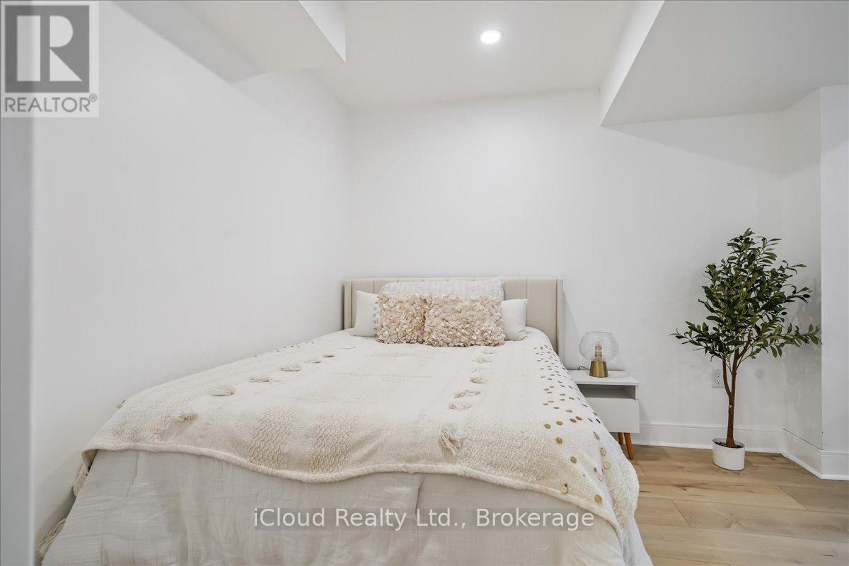 13 SOUTHAM LANE, Hamilton (Mountview), Ontario