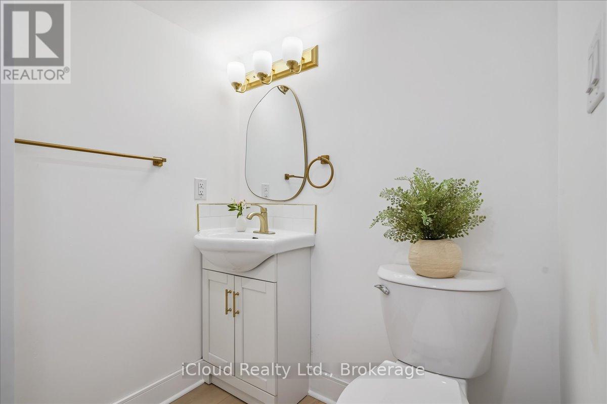 Single Family House for Sale in  SOUTHAM LANE Hamilton (Mountview) 