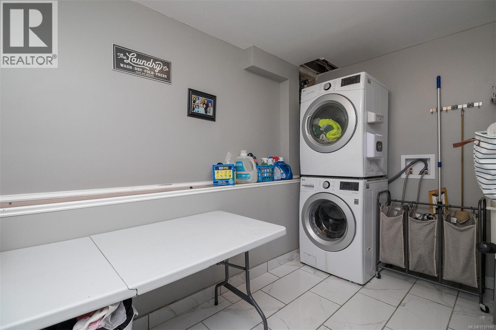 285 POLEGATE RD - 27